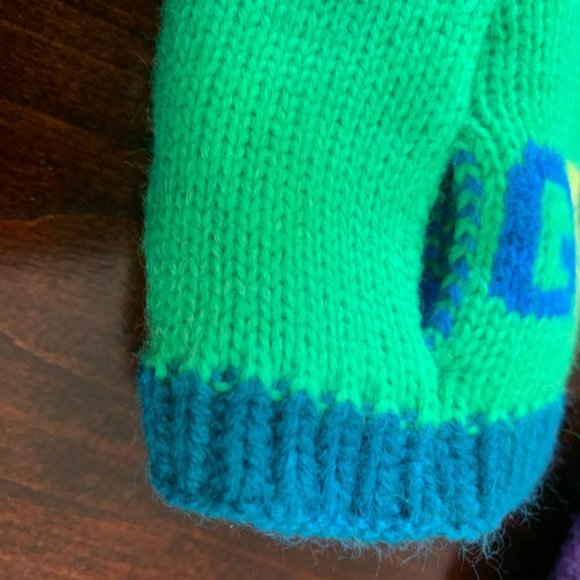 Geek and Nerd Hats and Fingerless Gloves - Picture 6 of 16